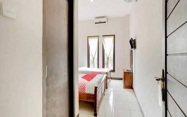 OYO 3156 Hotel Warta Dua