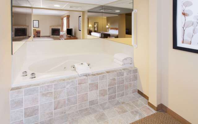 AmericInn by Wyndham Greenville