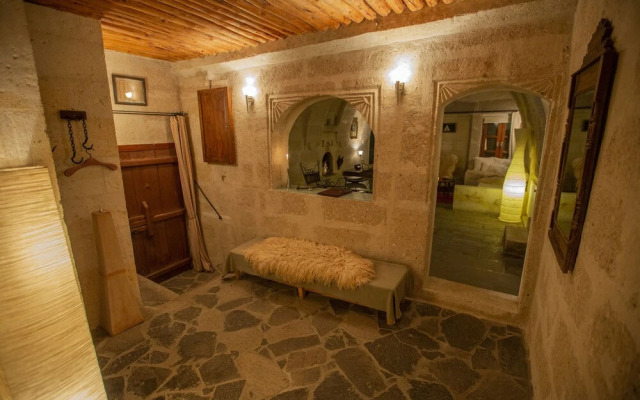 Asmali Cave House