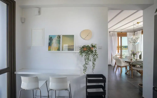 Chris Le Mare Luxury Villa