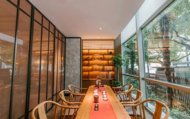 Nade Hotel