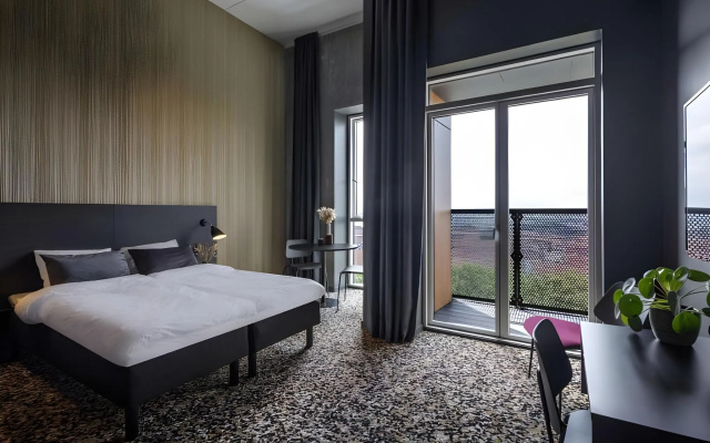 Peak 12 Design Hotel