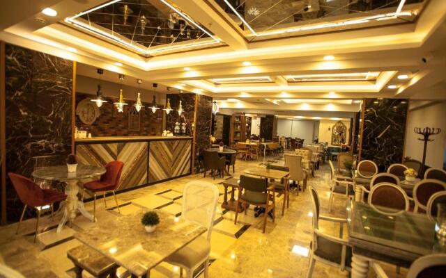 Lion Park Suites & Residence Hotel