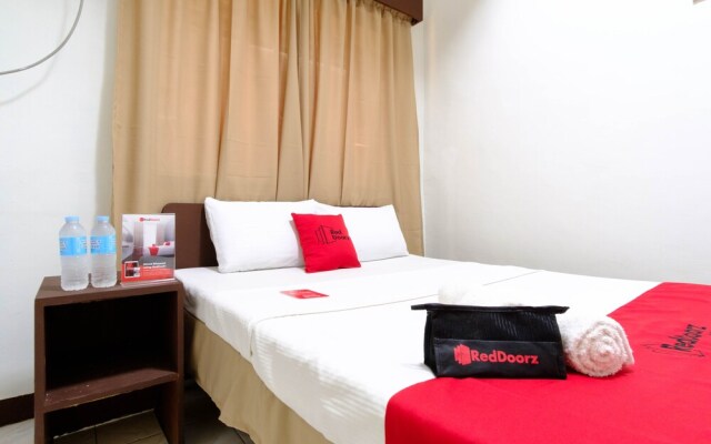 Reddoorz @ Ramos Lacson Street