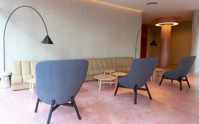 GO Hotel Chonburi at Central Chonburi