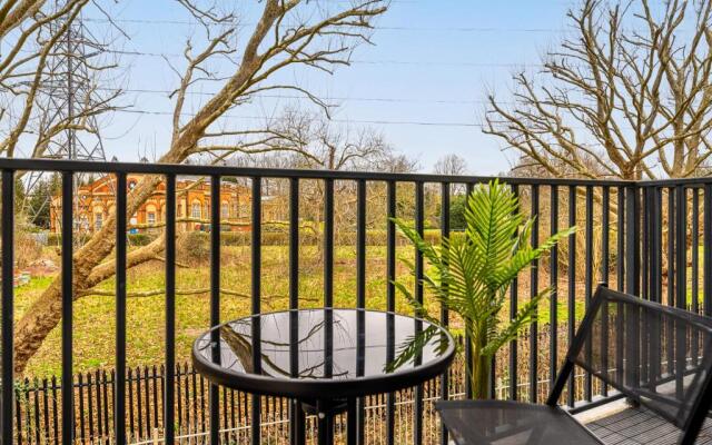 Ashview 2 - Heathrow - Thorpe Park - Free Parking