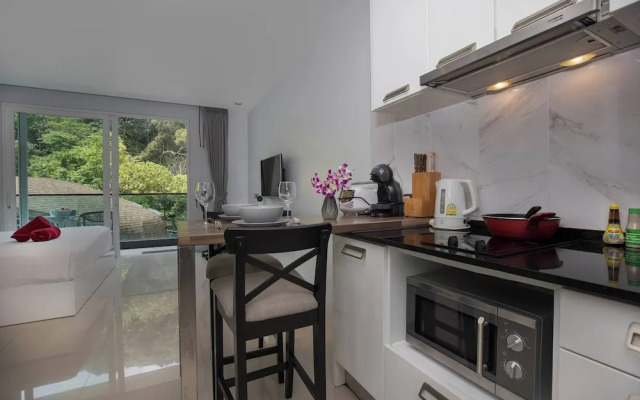 Emerald Hill Patong Apartment 421