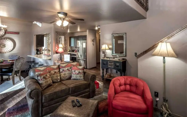 Fifth Dimension - Two Bedroom Cabin with Hot Tub