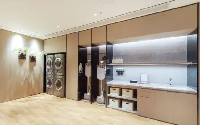 JI Hotel (Chifeng Station East Square)