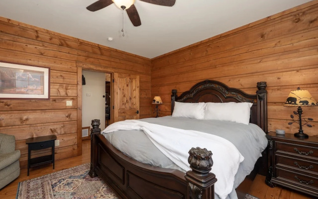 19th Hole 3 Bedroom Cabin