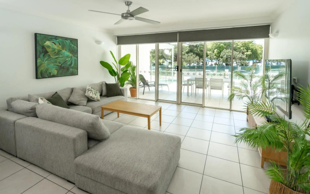 Waters Edge Apartment