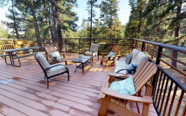 Lil Cascade Lodge