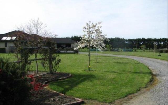 Cricklewood House Bed & Breakfast