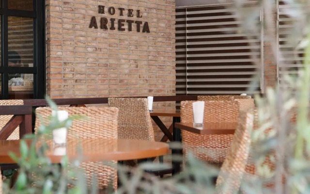 Arietta Hotel and Trattoria