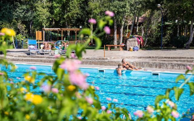 Hu Montescudaio Village