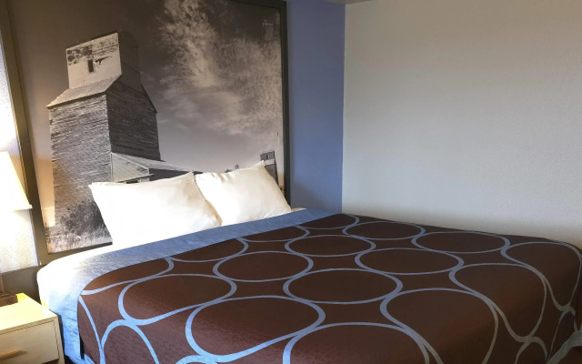 Super 8 by Wyndham Swift Current
