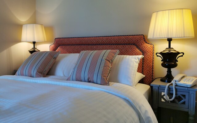 Bridport Arms Hotel