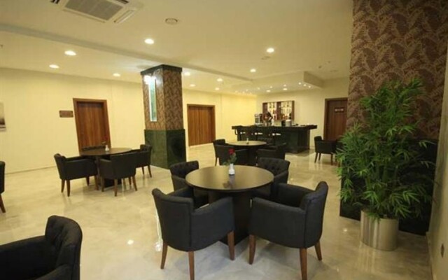 Palm City Hotel Turgutlu