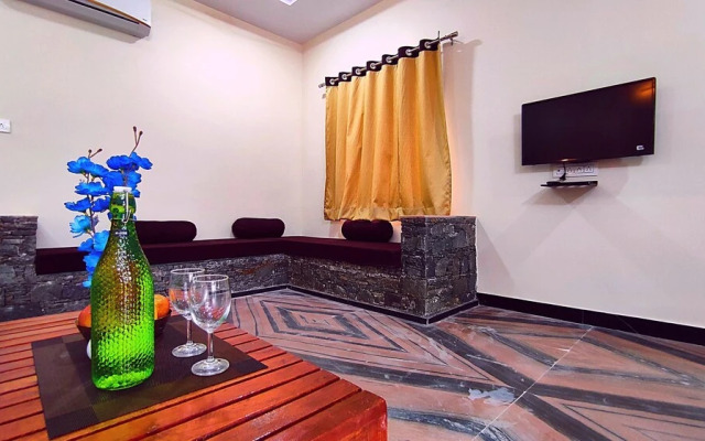Takhat Villa by ShriGo Hotels