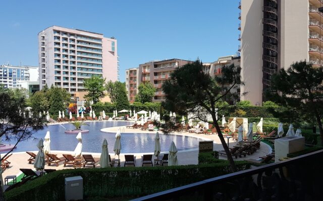 Sandapart Royal Beach Apartments