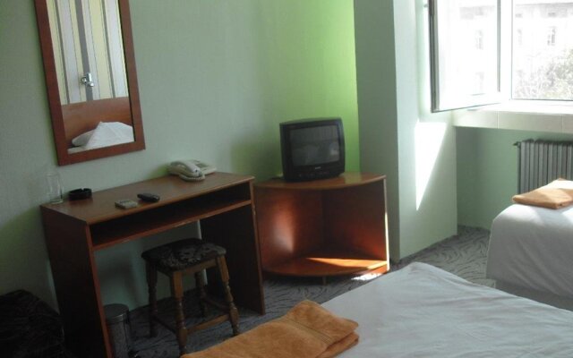 Hebros Hotel