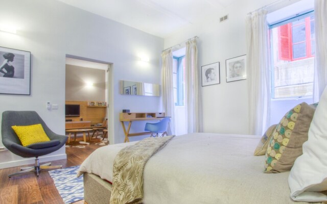 Premium Design Central Suite