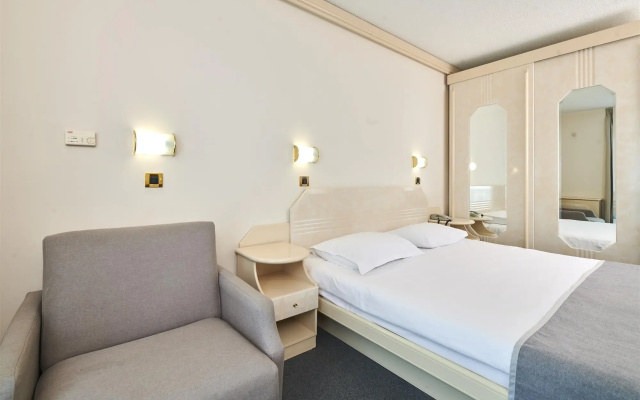 Hotel Laguna Gran Vista