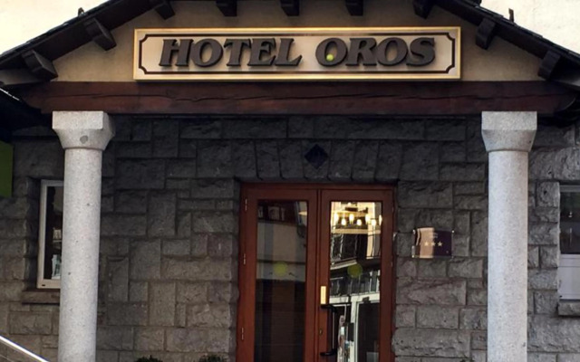 Evenia Oros