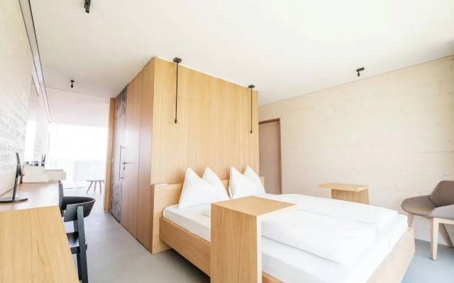 Stock & Stein Lodges