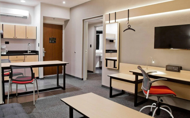 City Express Plus by Marriott Monterrey Nuevo Sur
