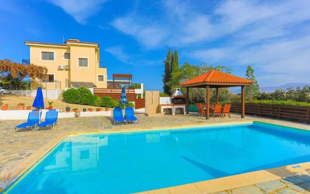Villa Ira Finiki in Latchi