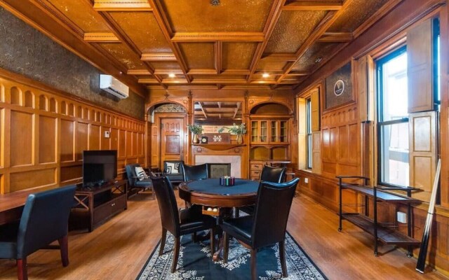 Historic Hamilton Music Hall Studio