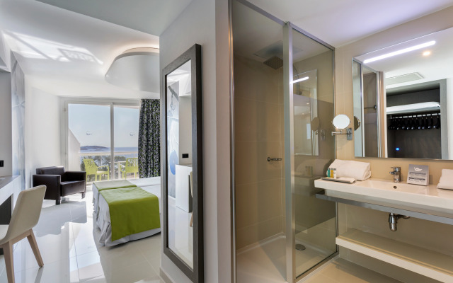 Sirenis Hotel Tres Carabelas & SPA