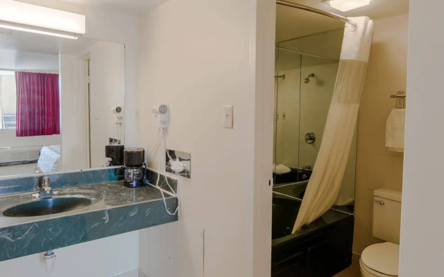 Travelodge by Wyndham Lynchburg