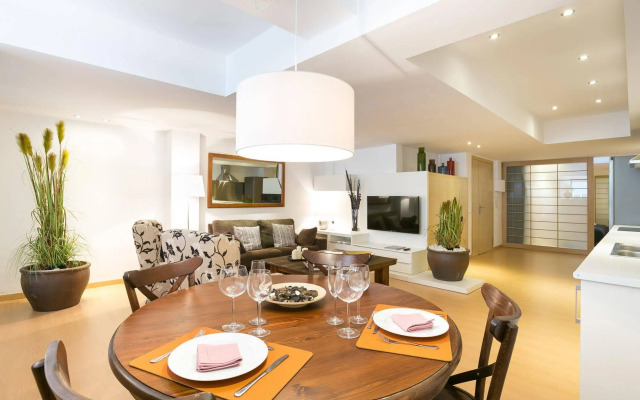 Serennia Cest Apartamentos Arc de Triomf