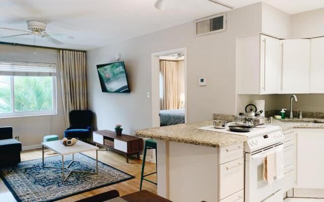 Galleria Apartments by Lowkl