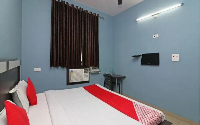 Hotel Crown Tower By OYO