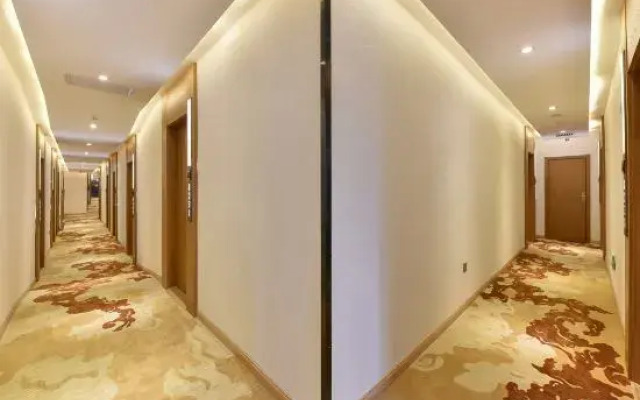 James Joyce Coffetel Hotel (Beijing Jianguomen Subway Station Beijing Railway Station)