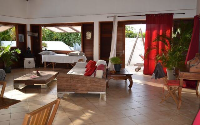 Zen Lounge Villa Gwadinina