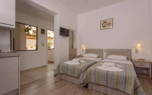 Nikos Hotel