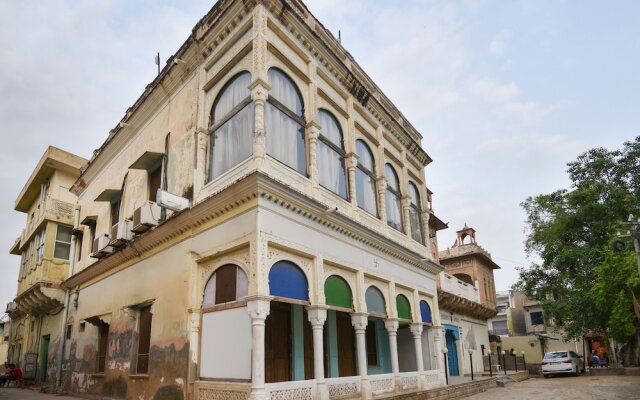 OYO 46031  Singhasan Haveli