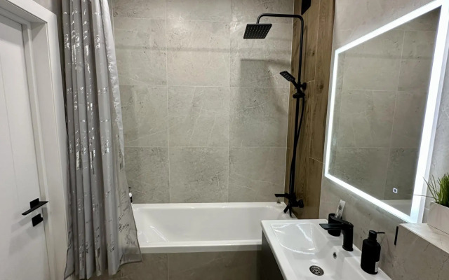 Уютные апартаменты на улице Республики 204 к7