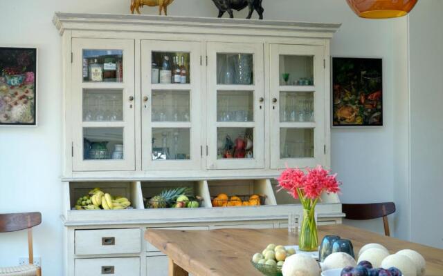 Stunning 5 bed house with private garden