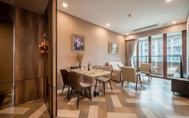 The Metropole The Galleria The Crest