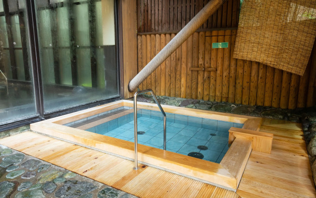 Nakatsukeikoku Yunomori