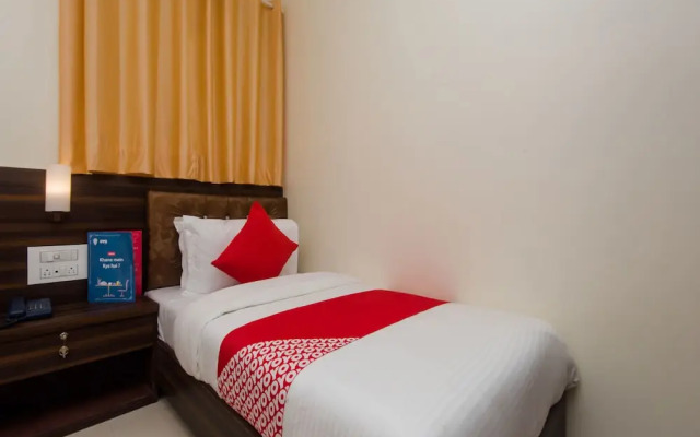 OYO 11706 Hotel Avion Park