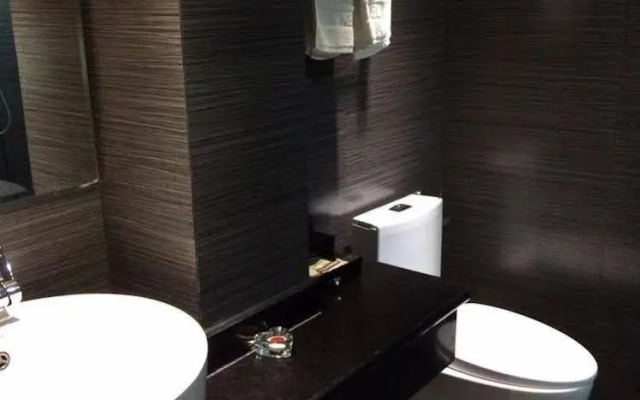 Yake Hotel