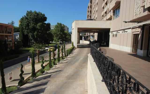 Menada Apartments in Royal Beach Resort