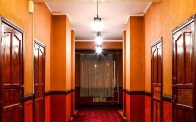 Chandmani Hotel&Tour