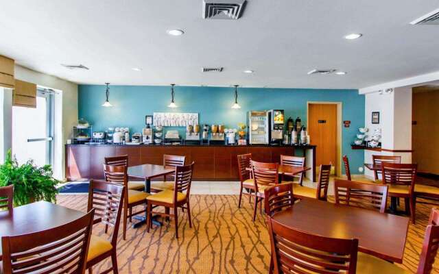 Sleep Inn & Suites Evansville - Casper